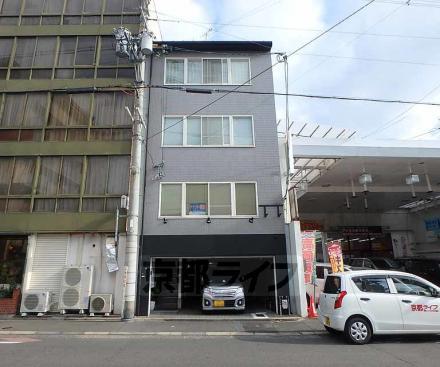 上京区西辰巳町ビル テナント 京都府京都市上京区 Sohoオフィス 京都市上京区西辰巳町 智恵光院通りに面したビルのテナント賃貸 事務所利用としておすすめの物件です jr山陰線二条駅から徒歩19分の立地条件 その他条件等お気軽にご相談ください 京都の
